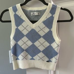 Hollister cropped sweater vest